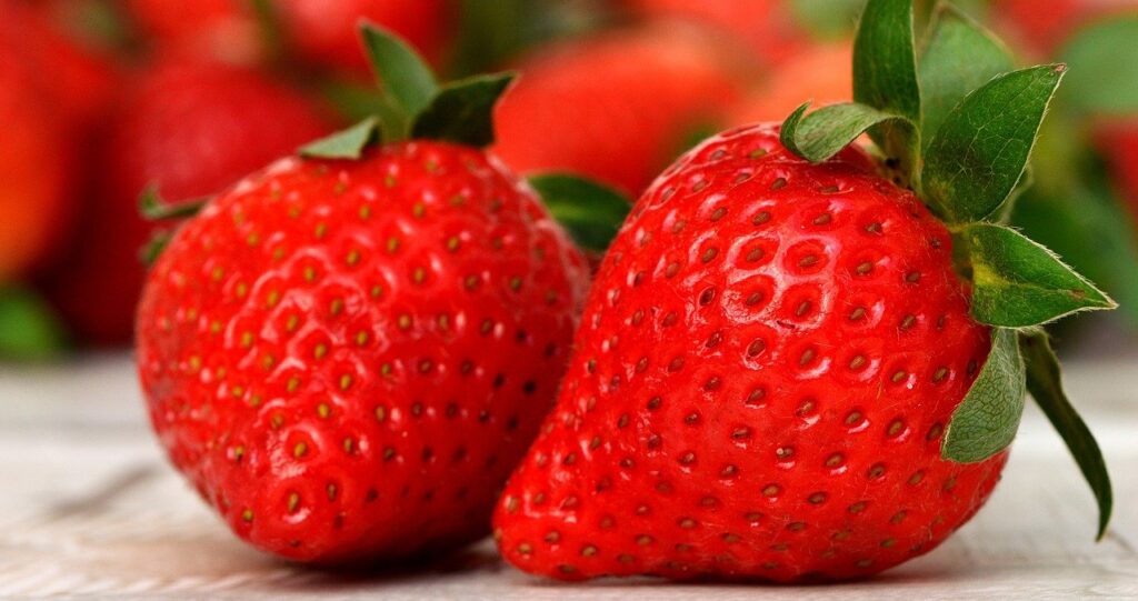 strawberries, yummy, fruit-3089148.jpg